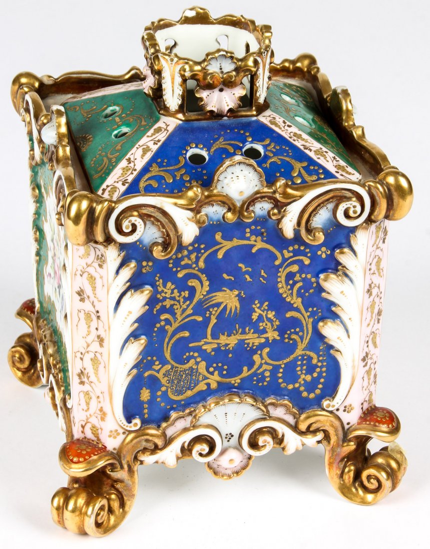 Antique Capodimonte Cachepot: Antique Capodimonte Cachepot. Size: 8.5" x 6.75" x 6.75" (22 x 17 x 17 cm).