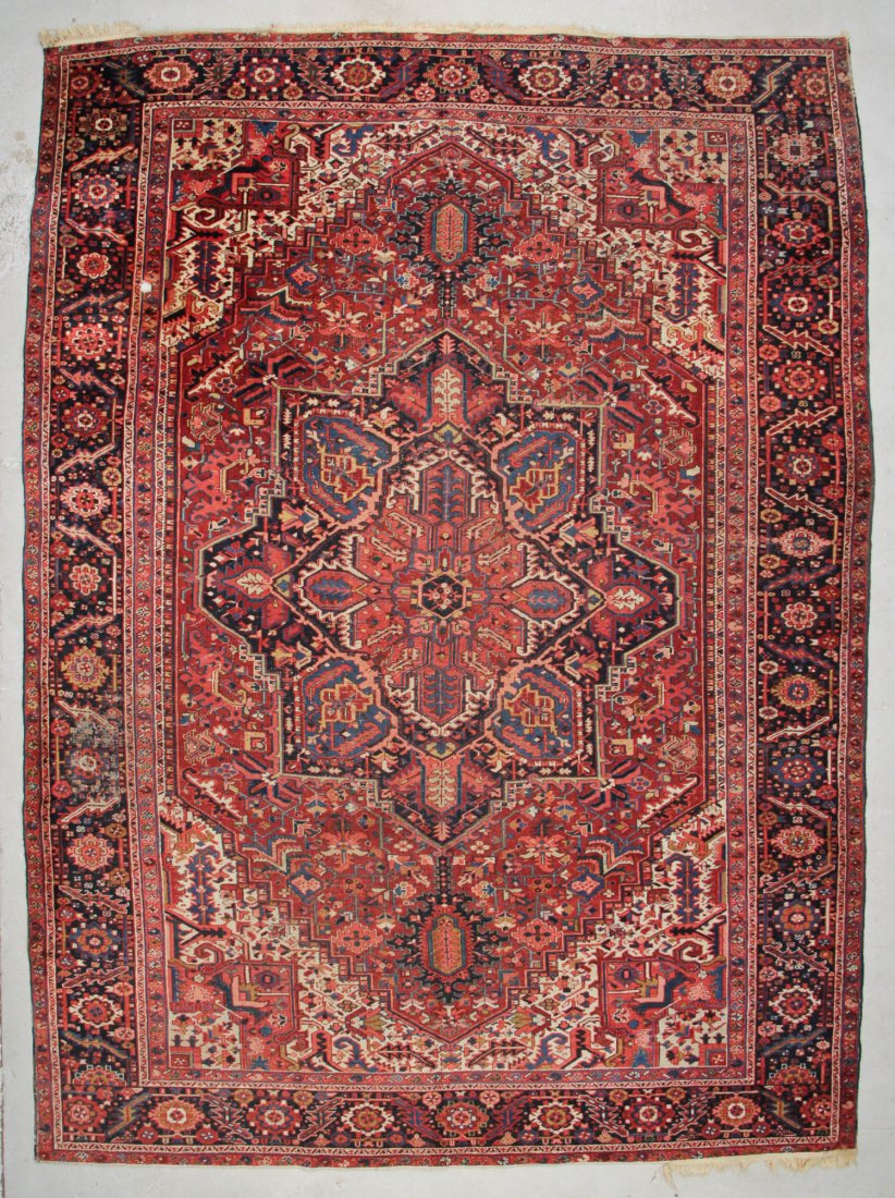 Semi-Antique Heriz Rug: 10'4" x 14'2" (315 x 432 cm) (1 of 5)