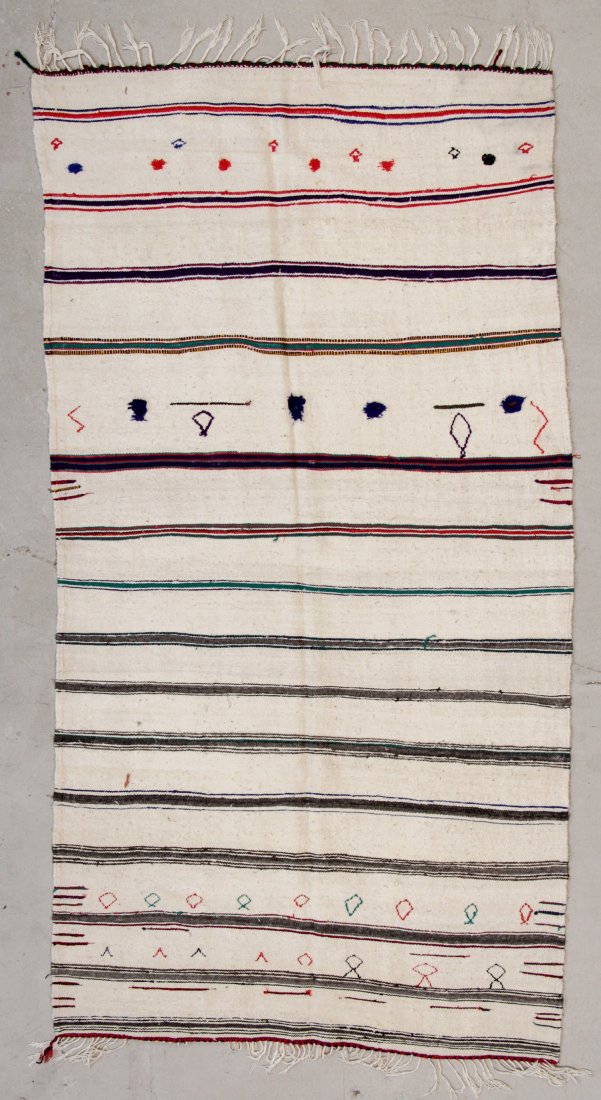 Vintage Moroccan Kilim: 4'7" x 8'9" (140 x 267 cm): Vintage Moroccan Kilim: 4'7" x 8'9" (140 x 267 cm), mid/late 20th c. Weight: 9 lbs.