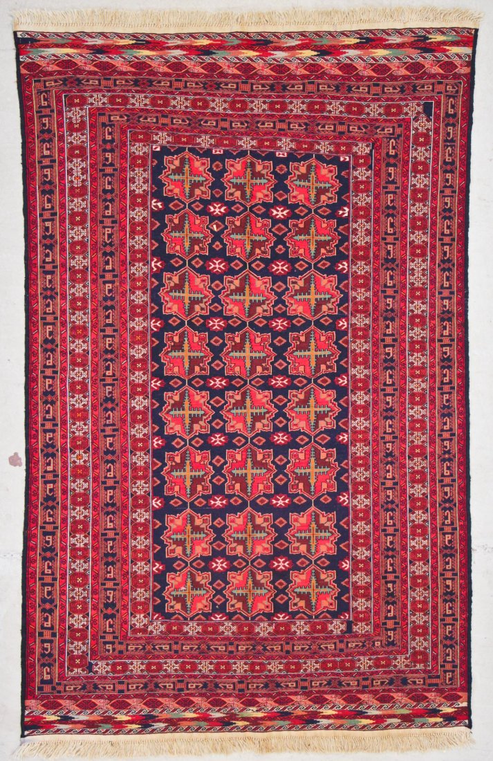 Vintage Sumak Rug: 4'2'' x 6'5'' (127 x 196 cm) (1 of 4)