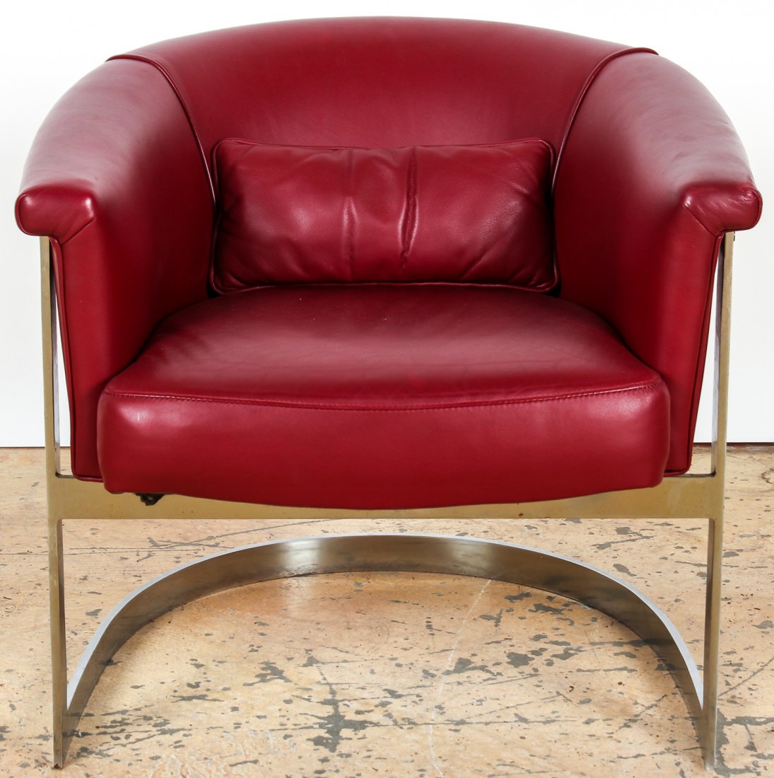 Milo Baughman Style Barrel Back Club Chair: Milo Baughman Style Barrel Back Club Chair. Size: 24'' x 29'' x 30'', 61 x 74 x 76 cm (Total), 17.5", 44 cm (Chair Height). Provenance: Estate of Barbara Savadove, Philadelphia, PA.