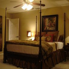 Councill Craftsman Chippendale Mahogany Style Four: Councill Craftsman Chippendale Mahogany Style Four Poster Bed. Queen Size. Councill Craftsman Metal Label. Includes Mattress and Box Spring and Custom Made Bedding. Bedskirt, Sheets, Pillow Cases, Duv