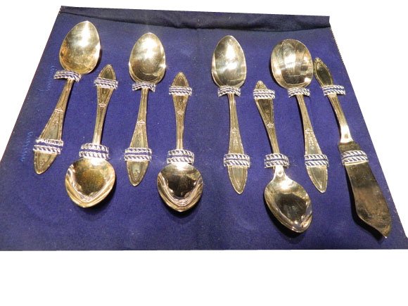 WM Rodgers Silver Tea Serving Spoons and Butter Sp: WM Rodgers Silver Tea Serving Spoons and Butter Spreader Set in Original Case