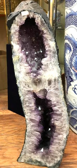 Beautiful Amethyst Crystal Cathedral Geode 32"H: Beautiful amethyst crystal cathedral geode rich in color in good conditon. Weight is 46 kilo and measures approx. 32"H x 10"W x 8"D.