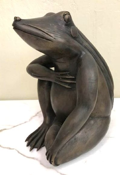 Bronze Statue of a Frog Sitting: Bronze statue of a frog sitting. In good condition. Measures approx. 11"H x 10"W x 8.5"D.