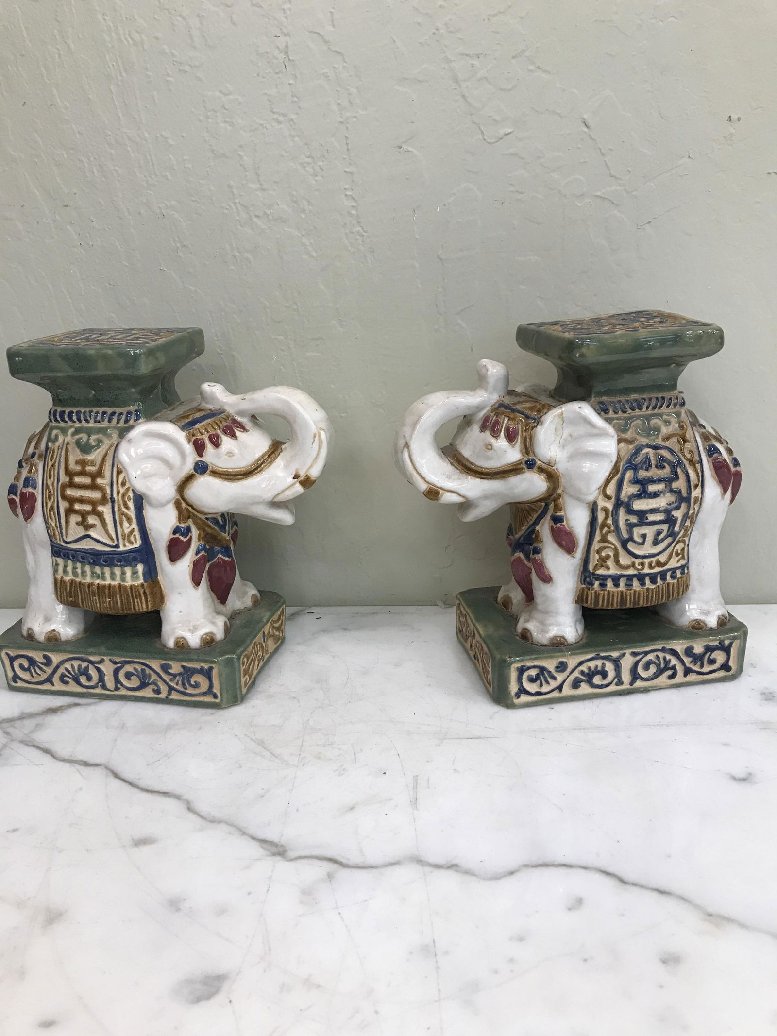 Pair of Ceramic Porcelain Vintage Elephants (1 of 13)
