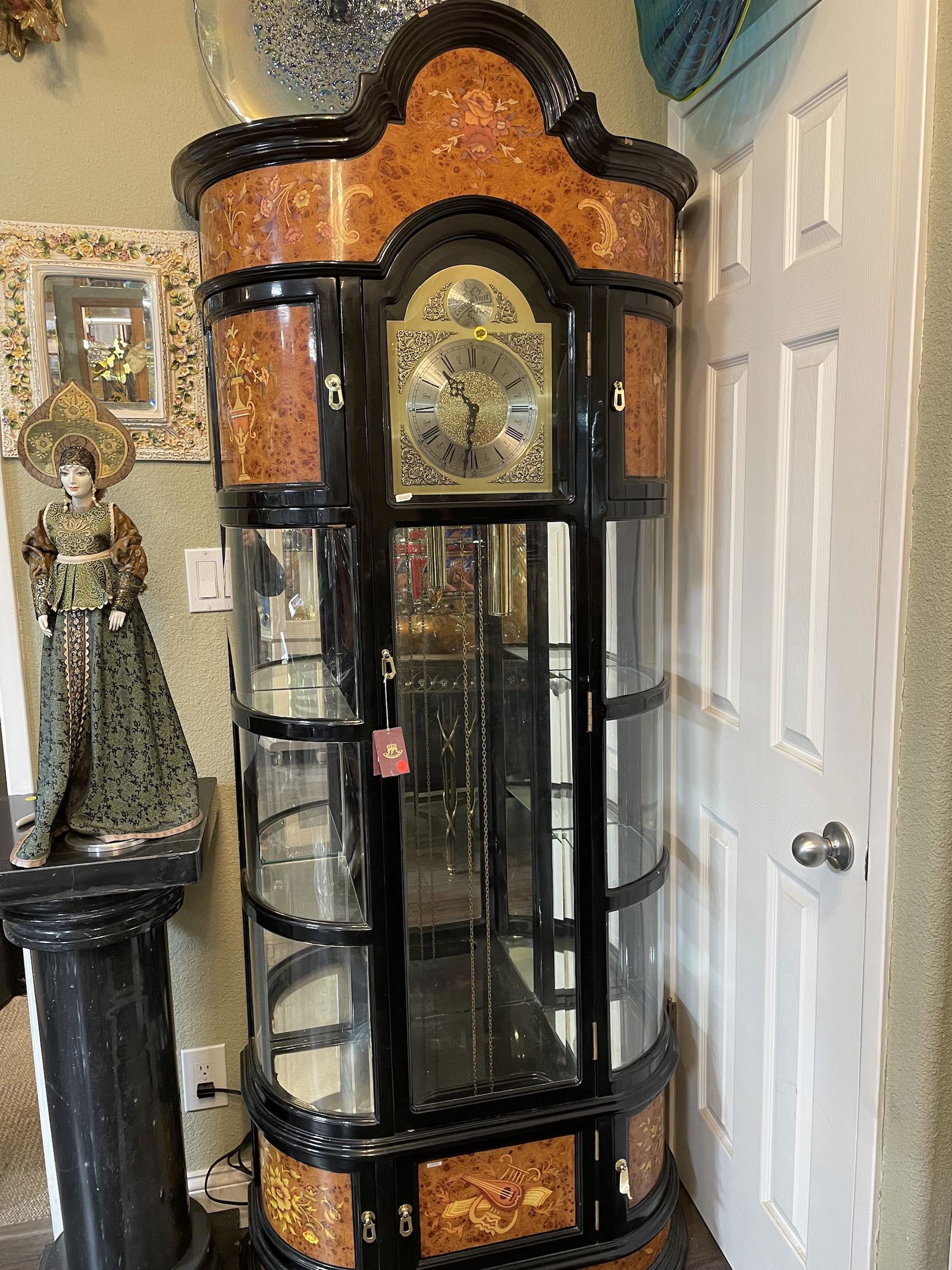 Grandfather Clock with Wood Inlay Sep 25, 2022 Natalie's Gallery Auctioneers