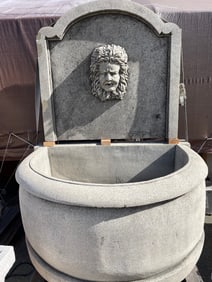 Large Spectacular Self-Contained Fountain