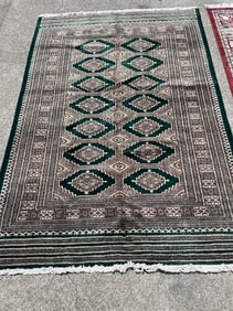Princess Bokhara Area Rug w/ Geometric Design