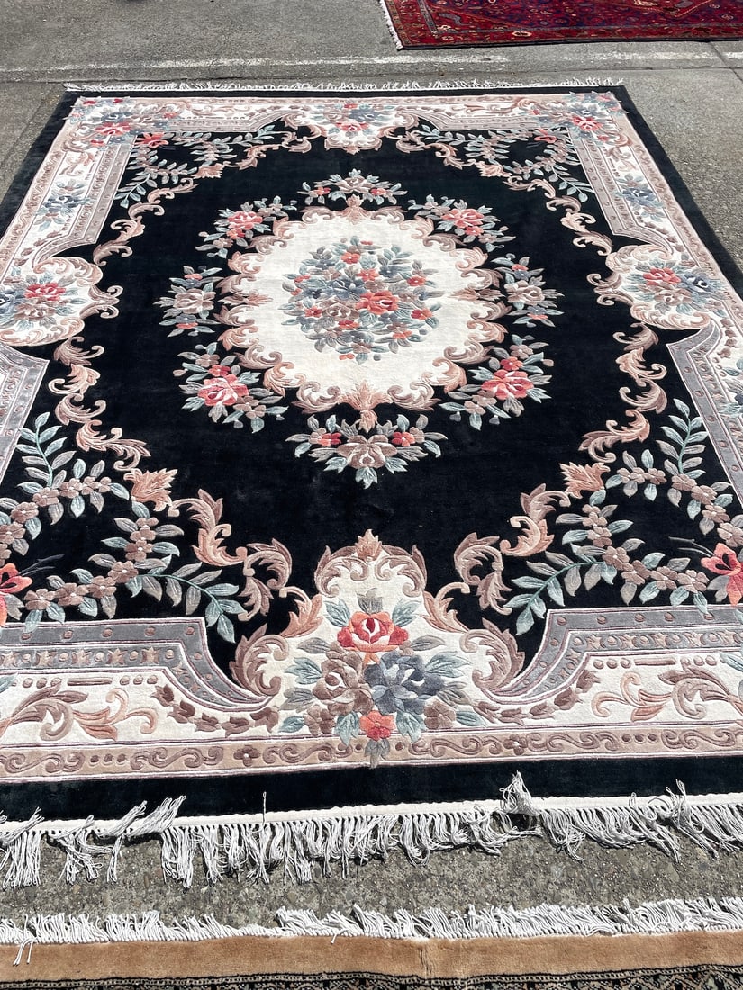 Hand-Woven Wool and Sik Floral Area Rug (1 of 16)