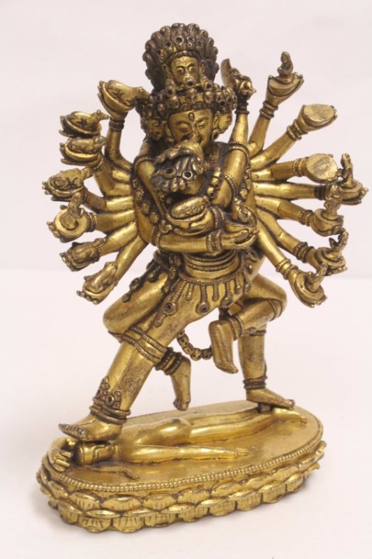 18th century Sino-Tibetan gilt bronze sculpture (1 of 10)