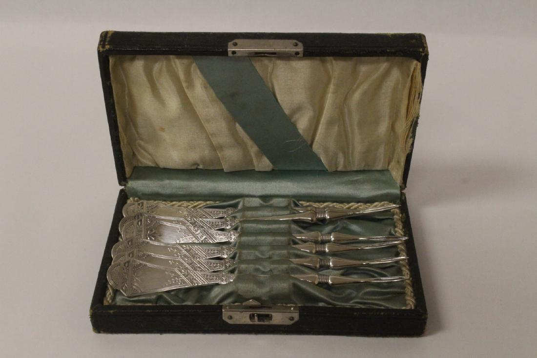 6 Victorian s/p lobster picker w/ original box (1 of 10)