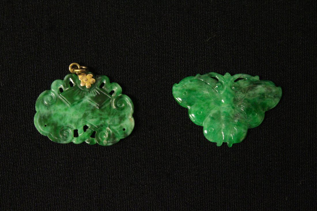 2 Chinese antique jadeite ornament/pendant (1 of 9)