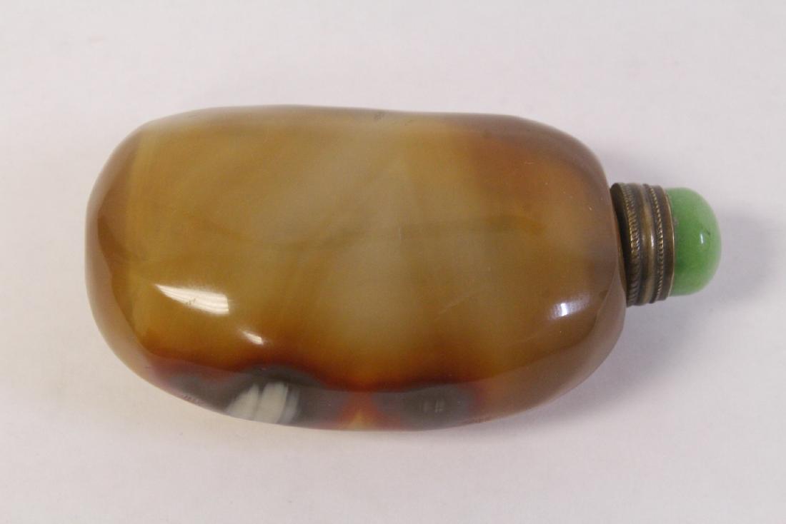 An agate carved snuff bottle (1 of 9)