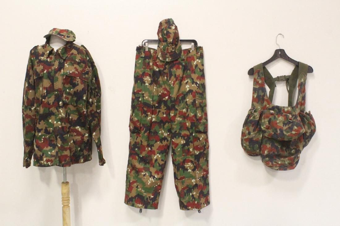 Swiss WWII camouflage uniform with bag (1 of 10)