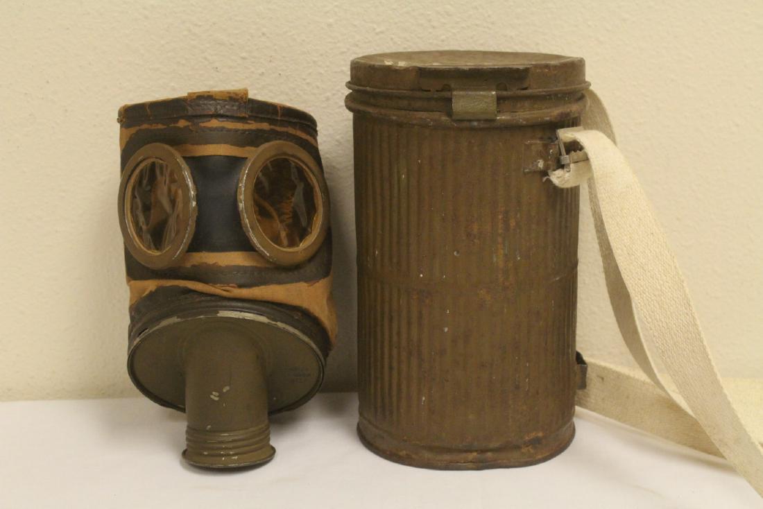 US WWI gas mask (1 of 10)