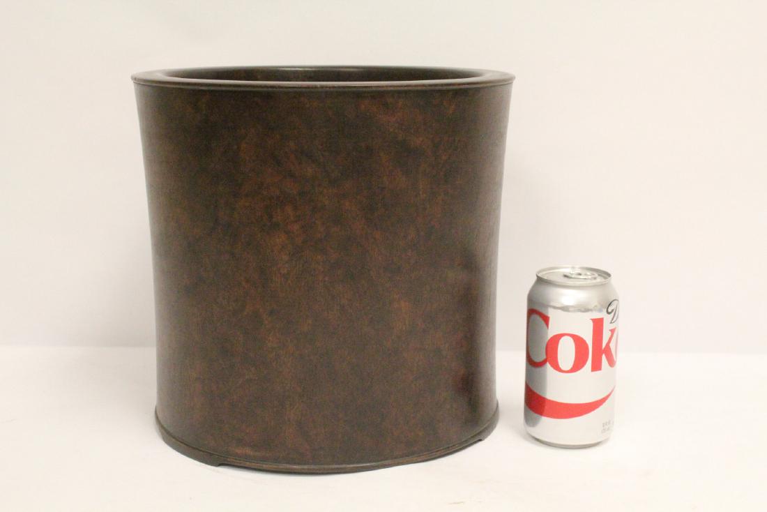 Large Chinese walnut brush holder (1 of 10)