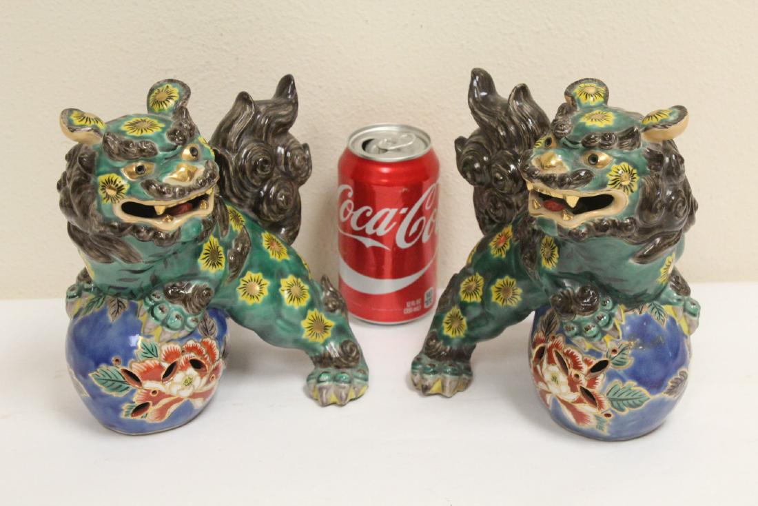 Pair Japanese antique kutani fulion: Pair Japanese antique kutani fulion, 8"H each