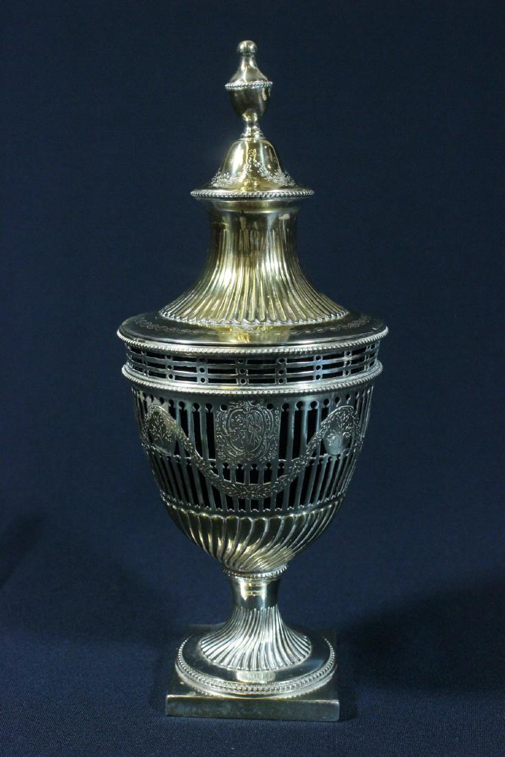 Georgian sterling jar w/ glass insert by Thomas Daniel (1 of 10)