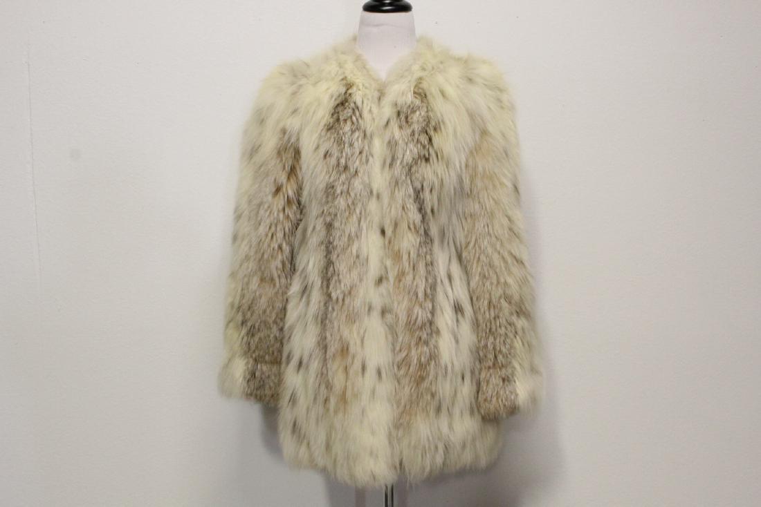 A beautiful white fox half length coat (1 of 10)