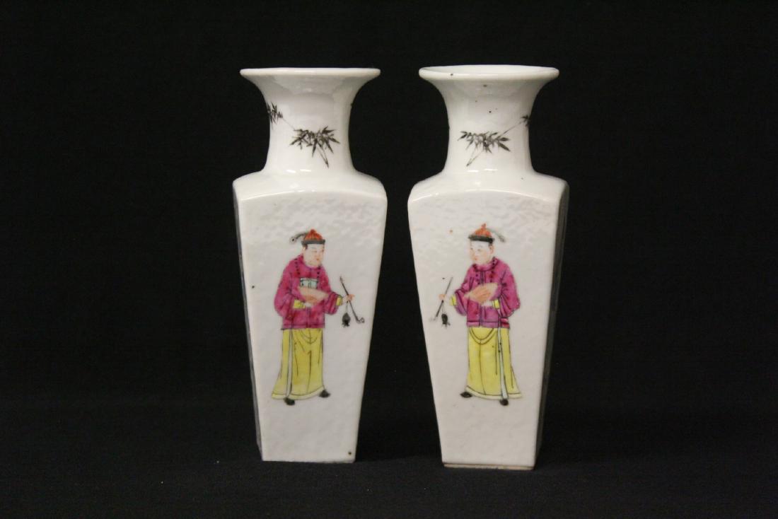 Pr Chinese antique famille rose porcelain vases: Pair Chinese antique famille rose porcelain square vases painted with historical figures, 5.2"Hx2"x2" each
