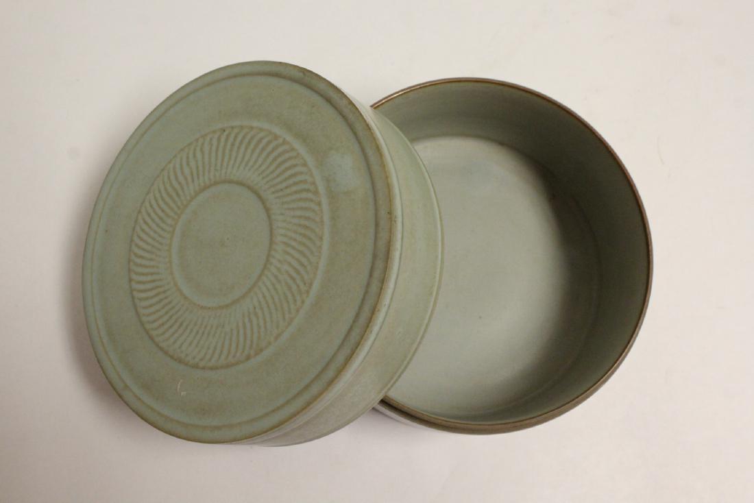 Song style celadon box (1 of 10)