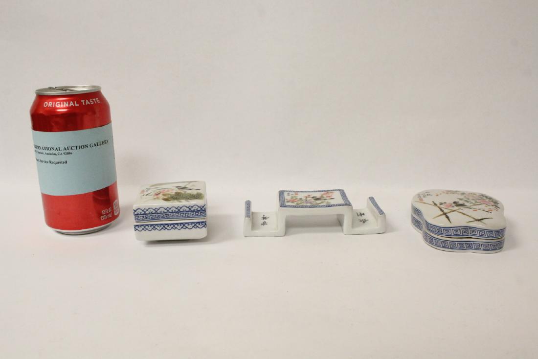 Beautiful 3 piece famille rose porcelain desk set (1 of 11)