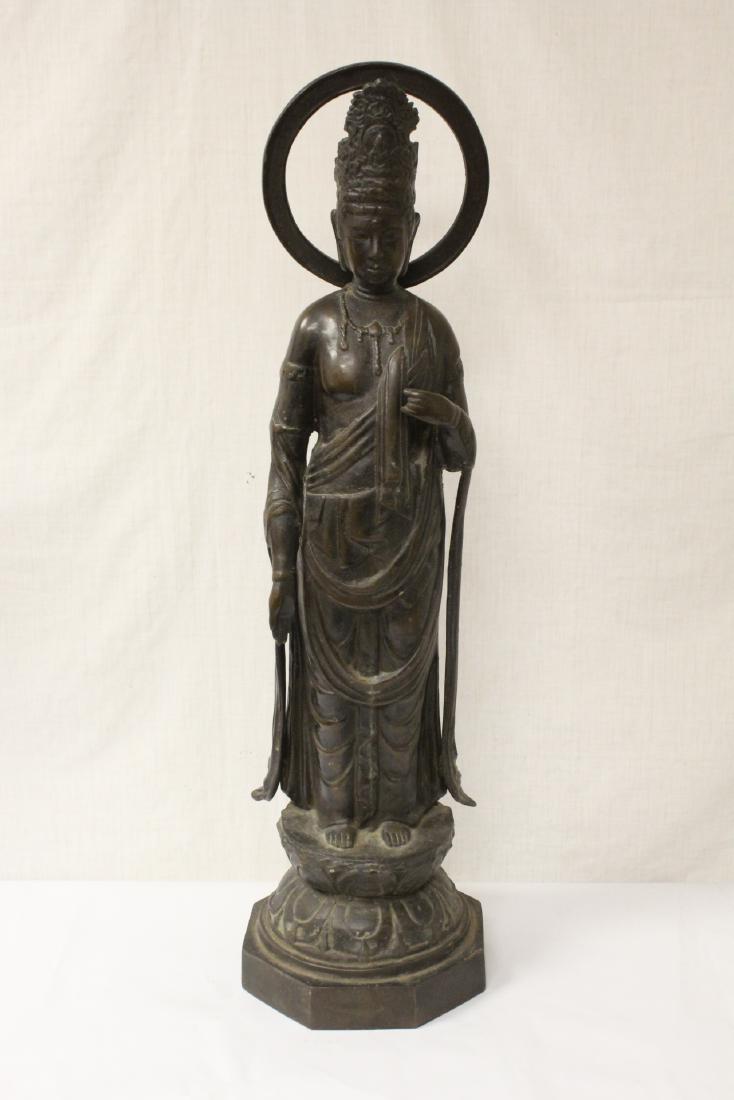 A large Chinese bronze sculpture (1 of 12)