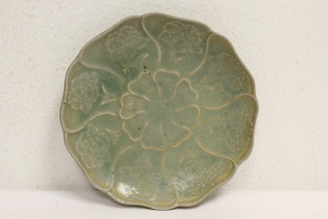 Chinese Song style plate in lotus flower motif (1 of 8)