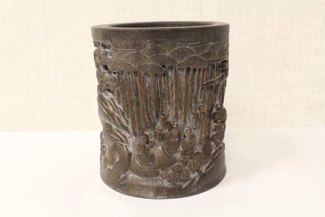 A pressed wood like brush holder (1 of 11)