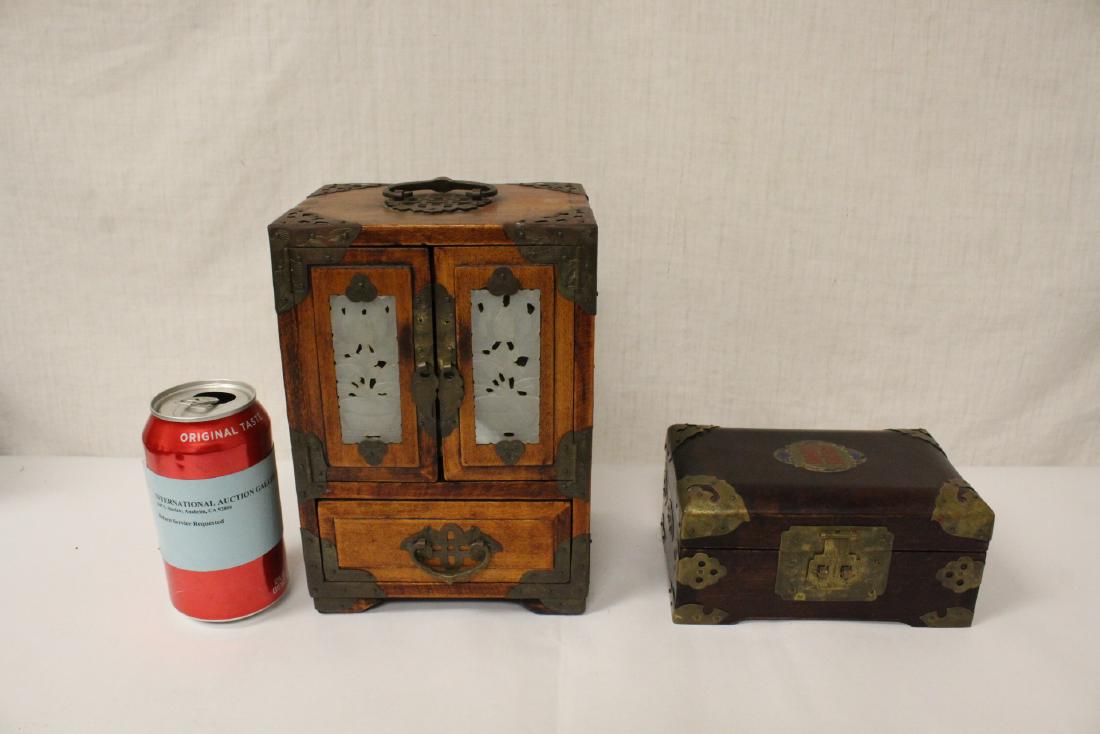 2 Chinese rosewood jewelry boxes (1 of 17)