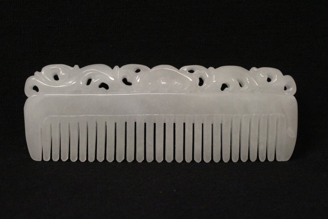A rare white jadeite carved comb (1 of 10)