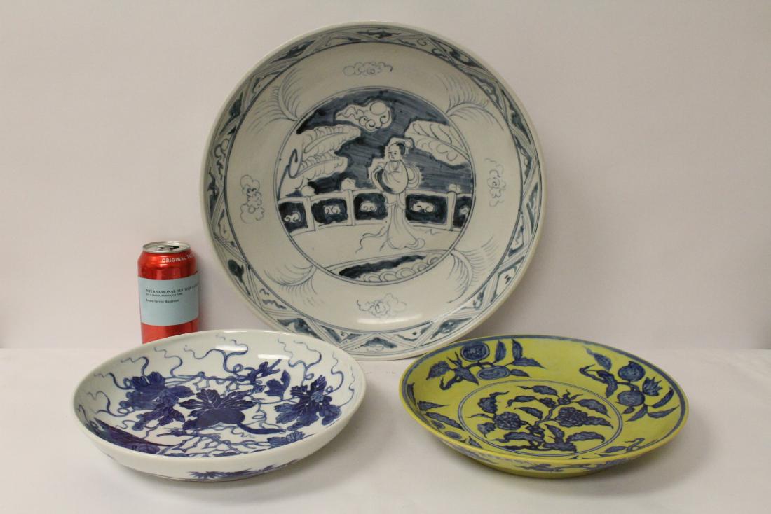3 Chinese porcelain plates (1 of 10)