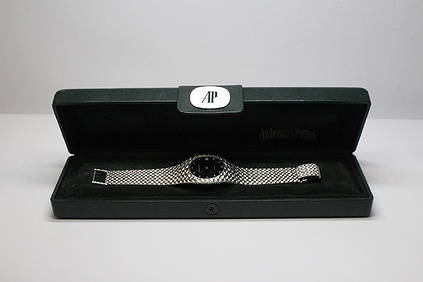 18K Audemars Piguet automatic wrist watch (1 of 12)