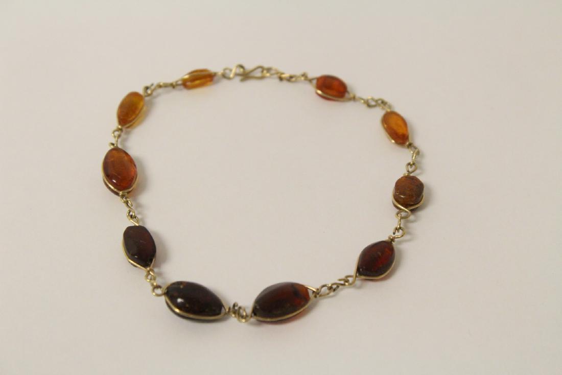 A genuine Victorian amber bead bracelet (1 of 10)