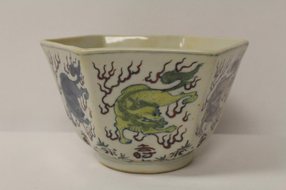 Chinese antique wucai porcelain hexagonal bowl (1 of 11)