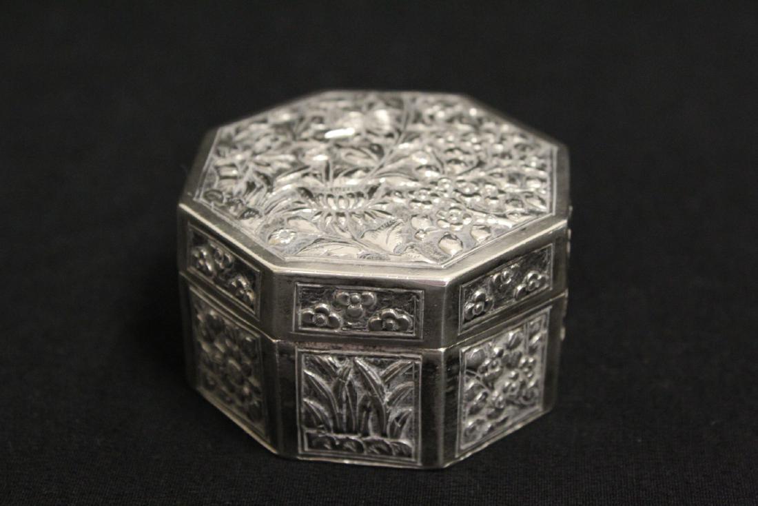 A superb Chinese antique export silver octagonal box (1 of 10)