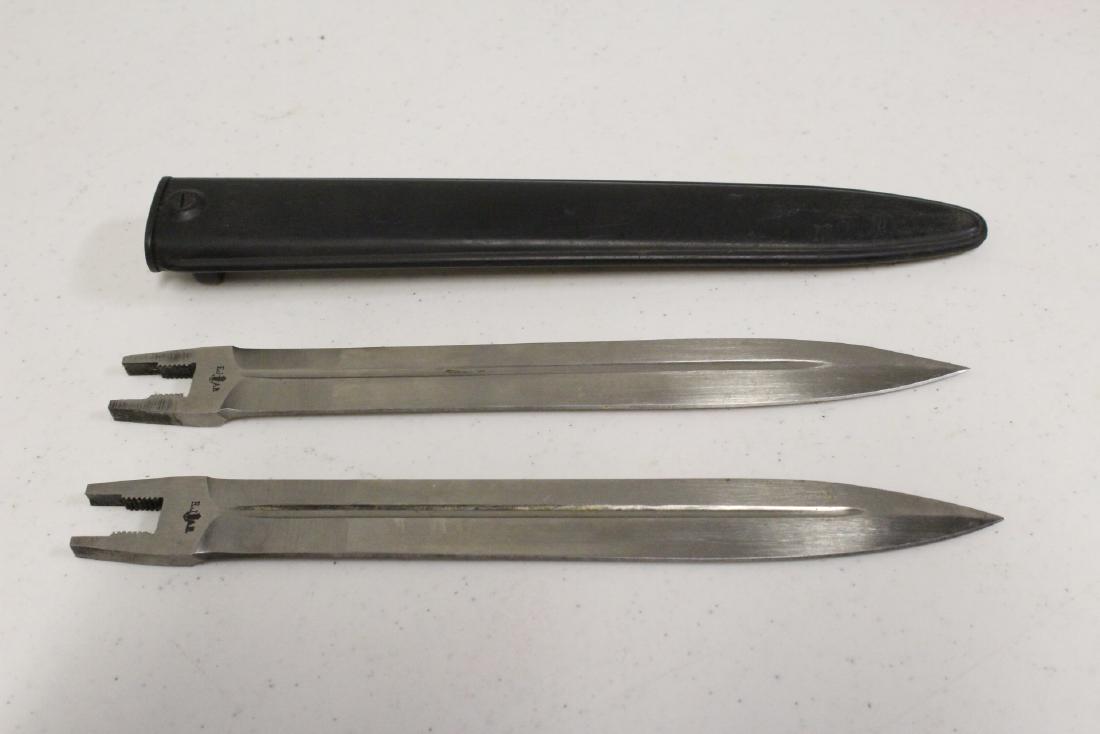 2 bayonet blades and a scabbard (1 of 10)