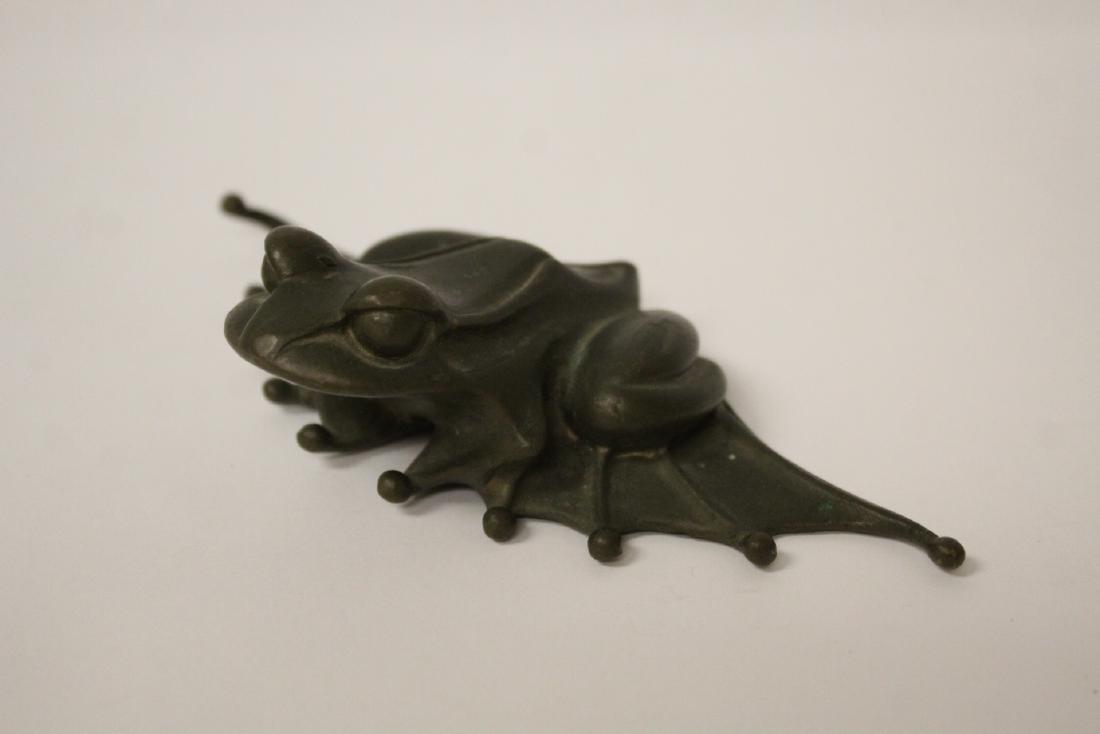 Unusual bronze paper weight in frog motif (1 of 11)