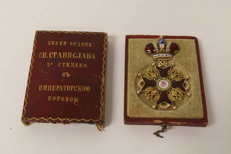 19th c. gold Russian imperial medal w/ original box: An important stamped 56 gold Russian imperial medal of St. Stainslave 2nd grade with imperial crown with original box, 2nd/3rd quarter of 19th century, wt. 23.5gm, 2.85"x1.8"
