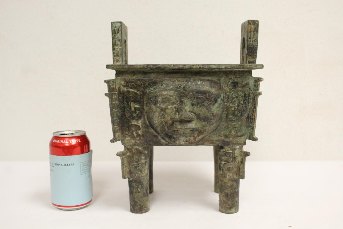 Large Chinese archaic style bronze ding (1 of 10)