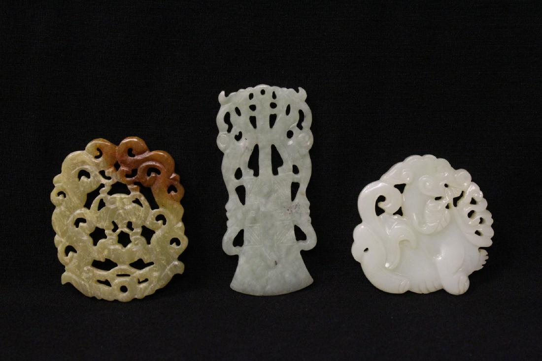 2 Chinese jade/jadeite ornaments, & a jade plaque (1 of 10)