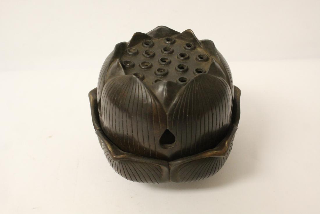 Chinese bronze censer in lotus flower motif: A fine Chinese bronze censer in lotus flower motif, 5.2"Hx6.25"dia