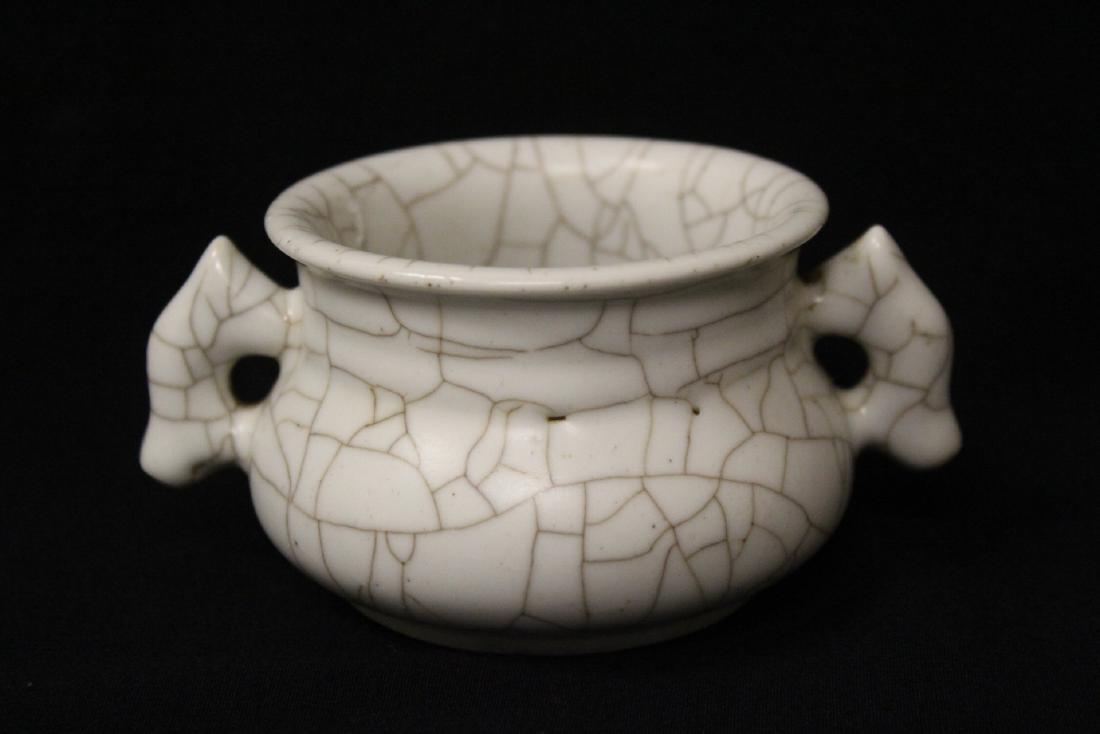 A fine Chinese Song style censer (1 of 10)