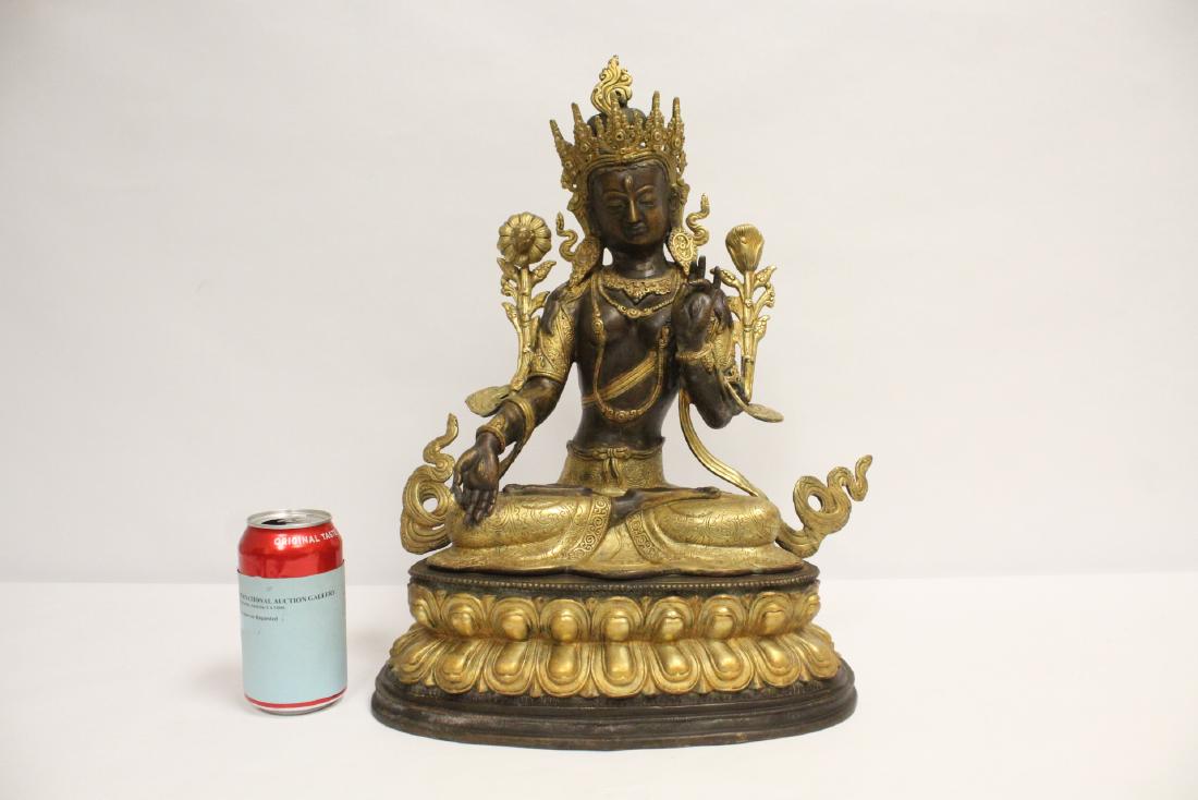 Chinese large gilt bronze seated Buddha (1 of 10)