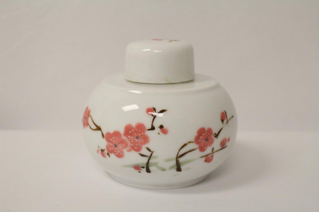 Chinese wucai porcelain tea caddy (1 of 12)