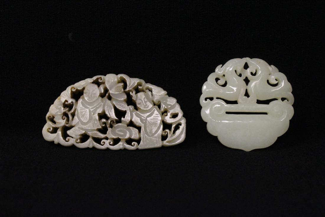 2 jade carved ornaments