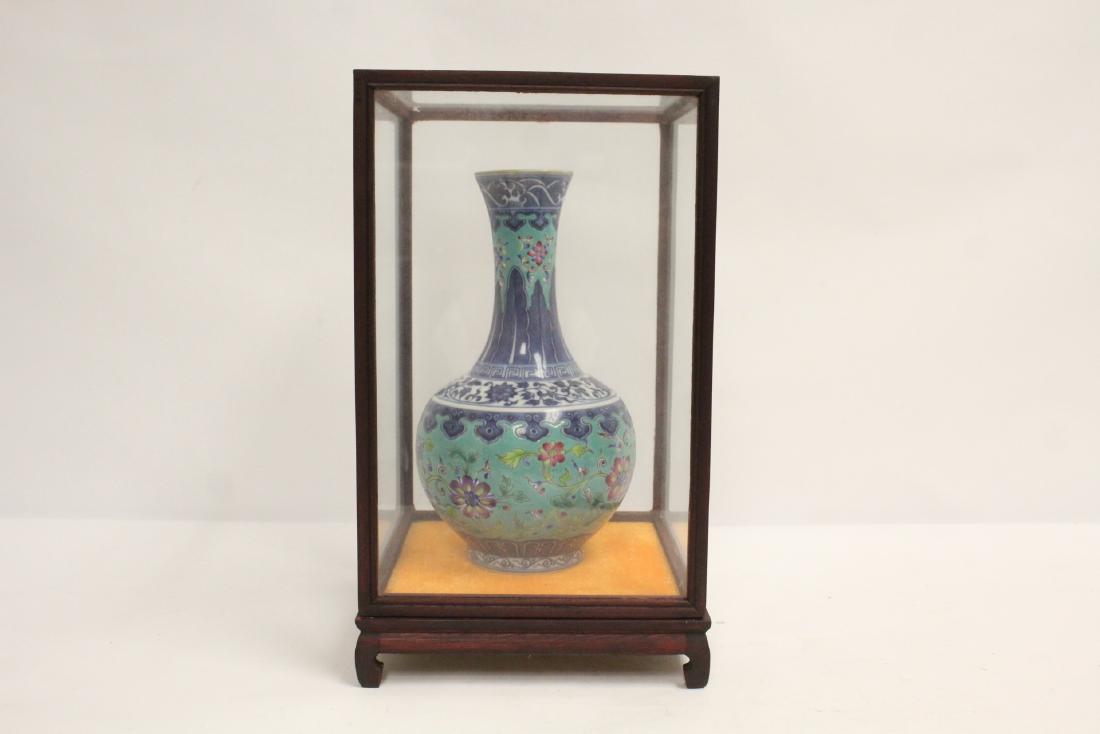 Chinese famille rose porcelain vase under glass case (1 of 10)