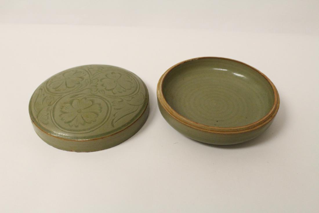 Song style celadon porcelain box (1 of 9)