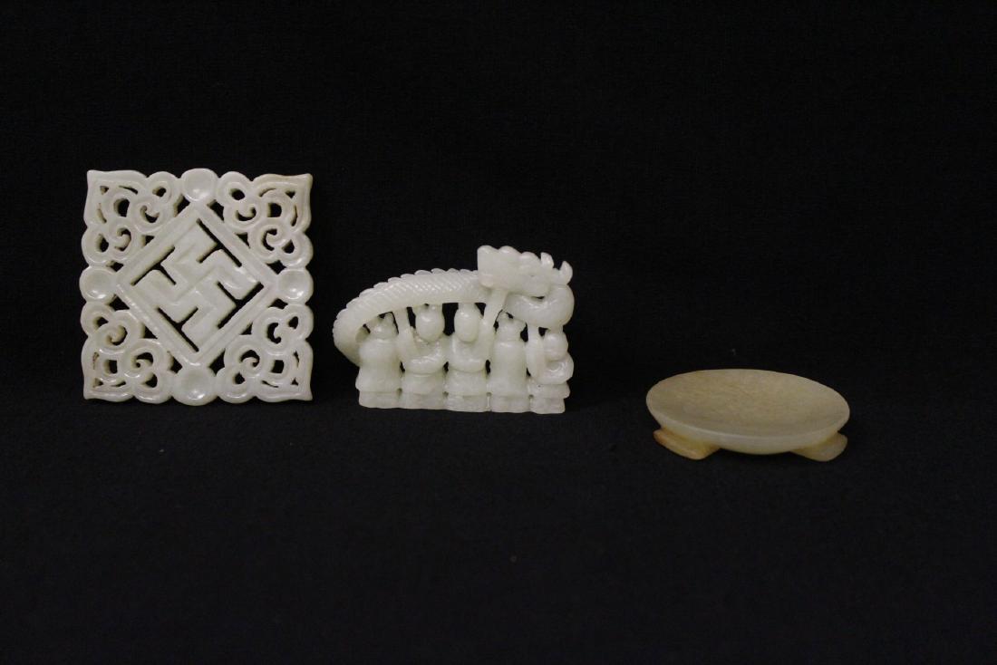 A jade snuff dish and 2 fine white jade ornaments (1 of 10)